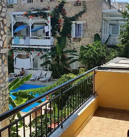 Ξενοδοχείο με διαμερίσματα Nicoll *